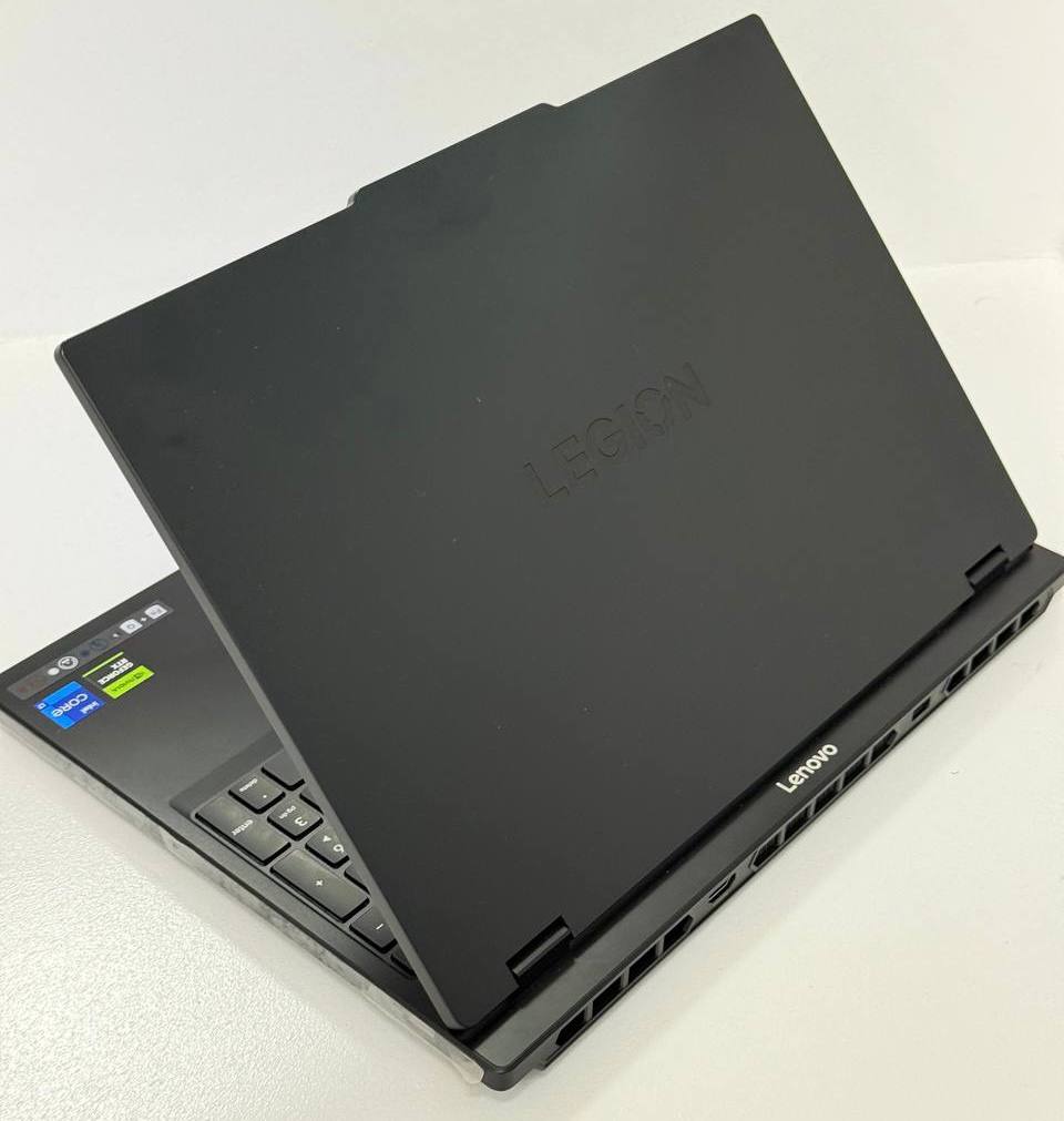 Lenovo Legion 5 15IRX10 Laptop
