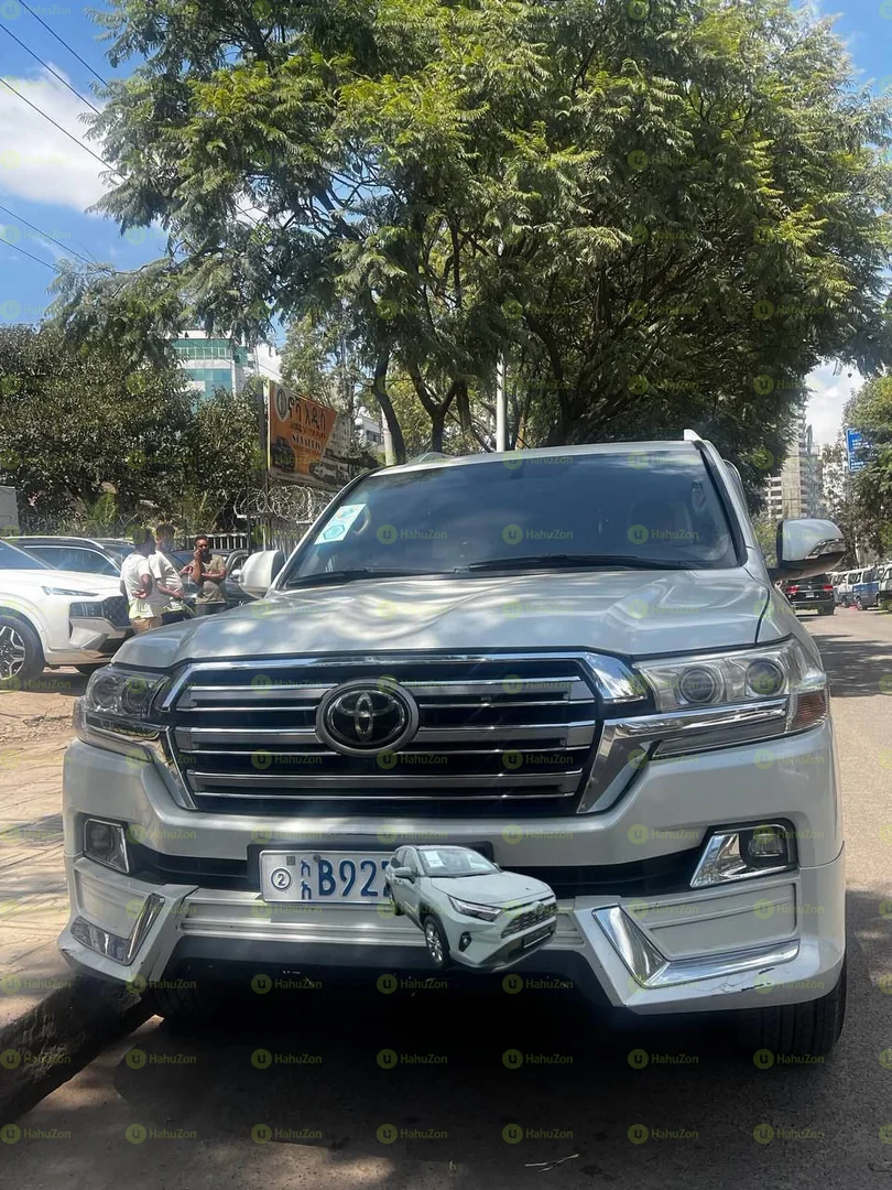 2008 Model-Toyota Land Cruiser V8