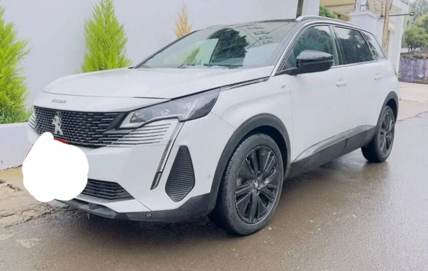 2021 Model-Peugeot 5008 GT