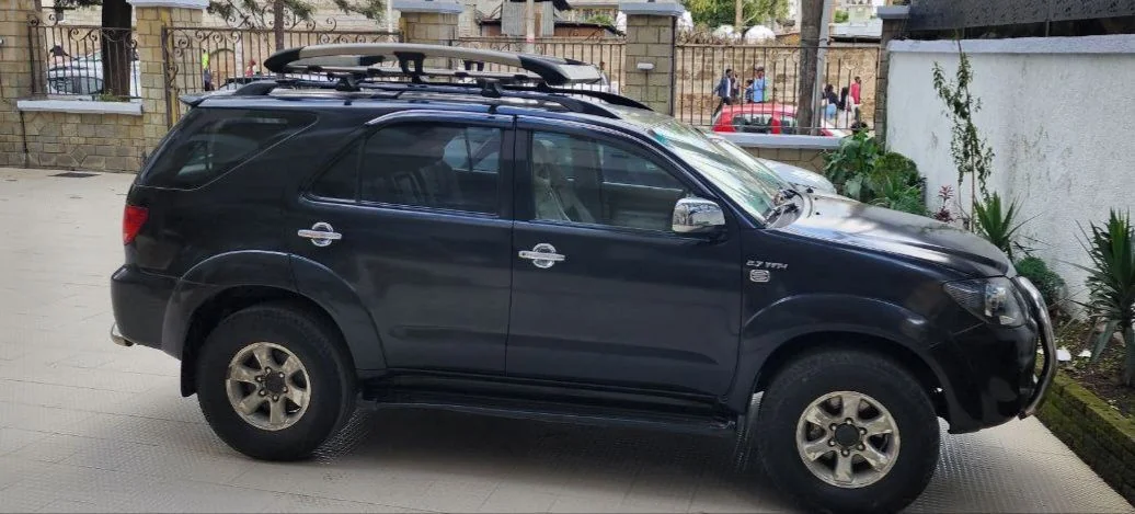 2006 Model-Toyota Fortuner