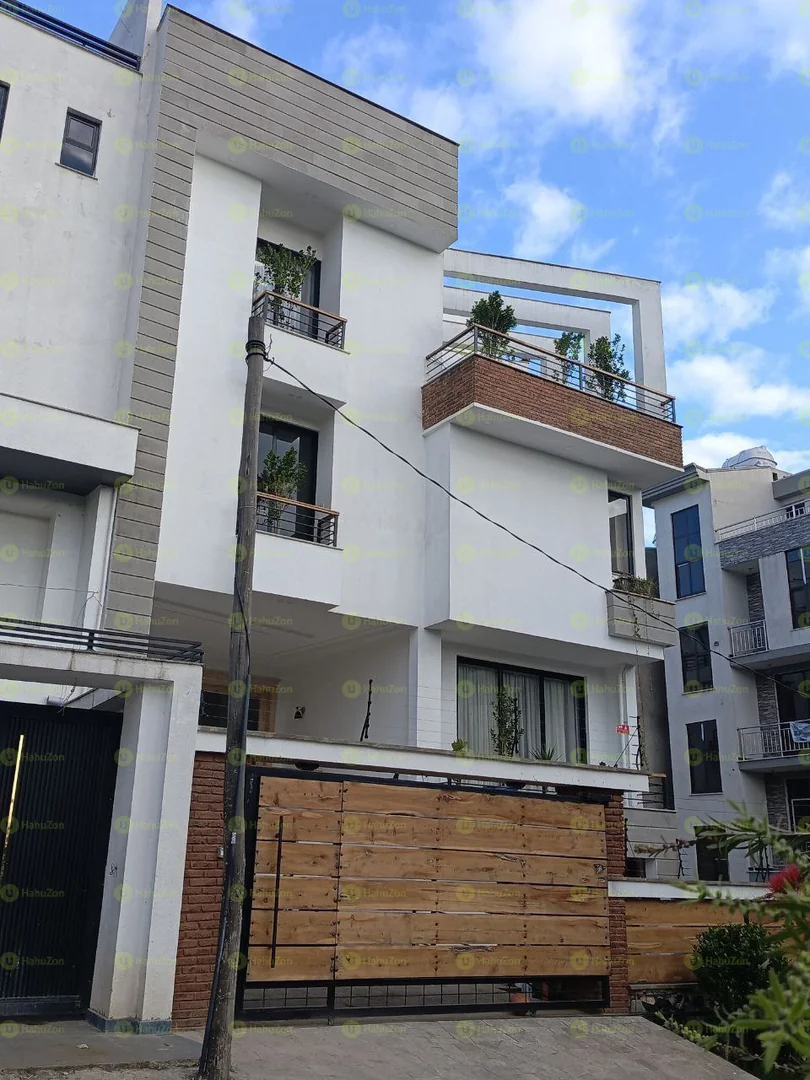 180 ካሬ የሚሸጥ G+3 ቤት በአያት