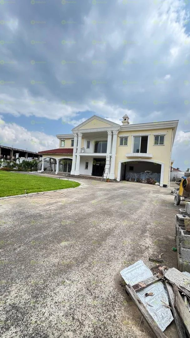 1000 ካሬ የሚሸጥ G+1 ቤት በሲሲዲ ጊቢ ውስጥ