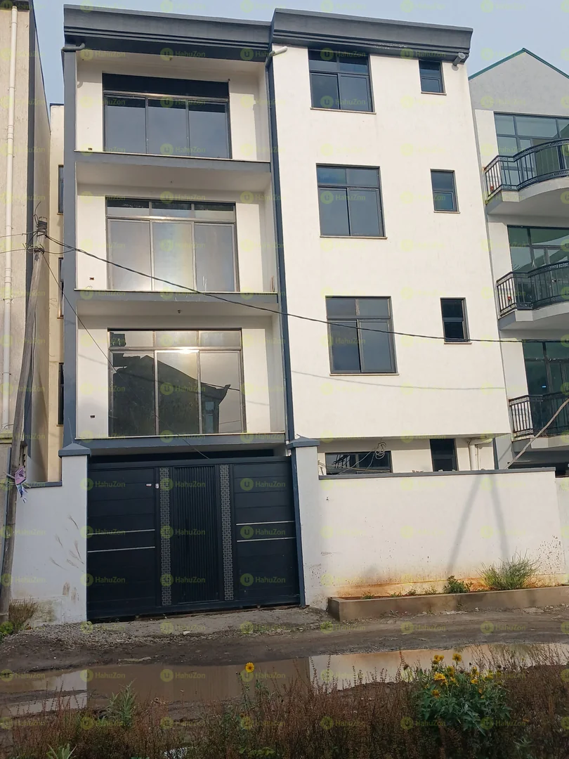 150 ካሬ የሚሸጥ G+3  ቤት በአያት ዲያስፖራ ሰፈር