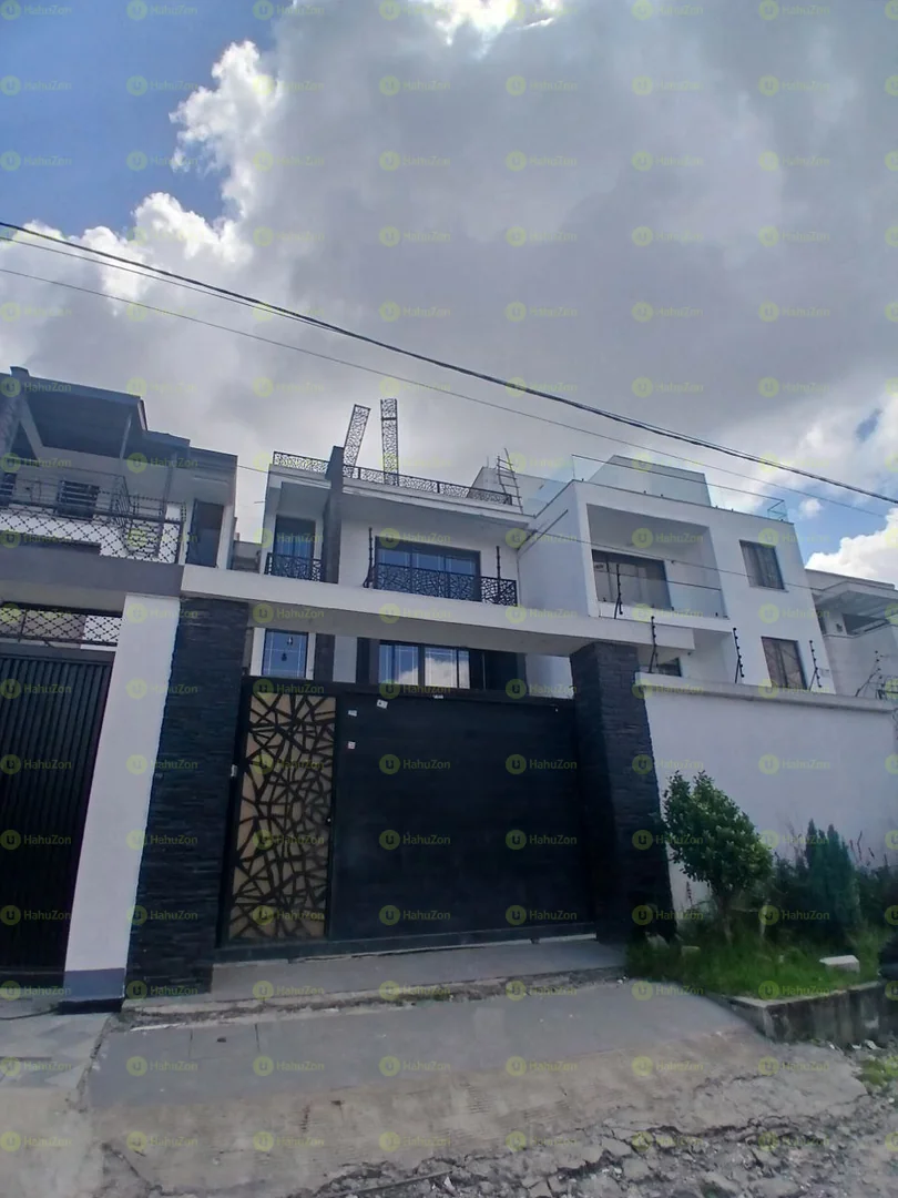 250 ካሬ የሚሸጥ G+2 ቤት በፊጋ