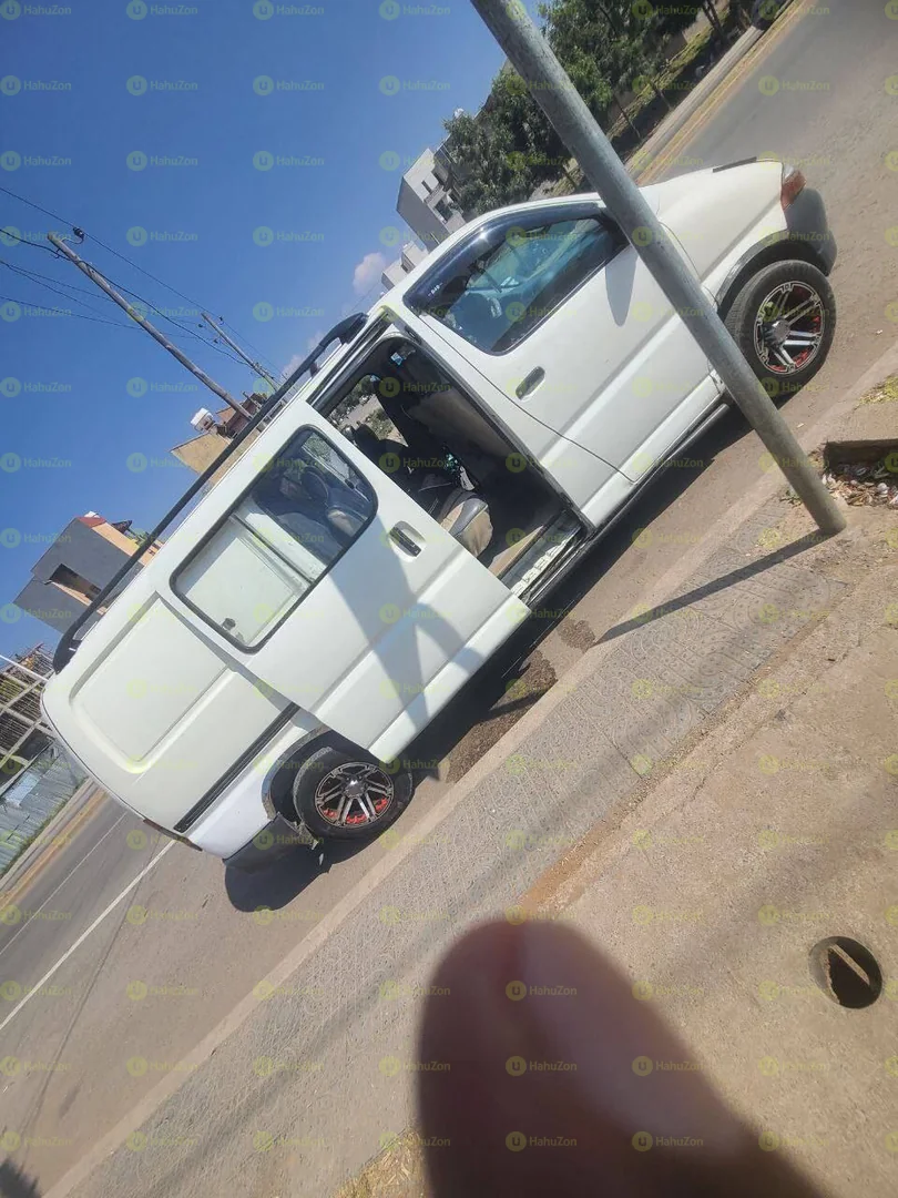 2005 Model-Toyota Hiace Dolphin