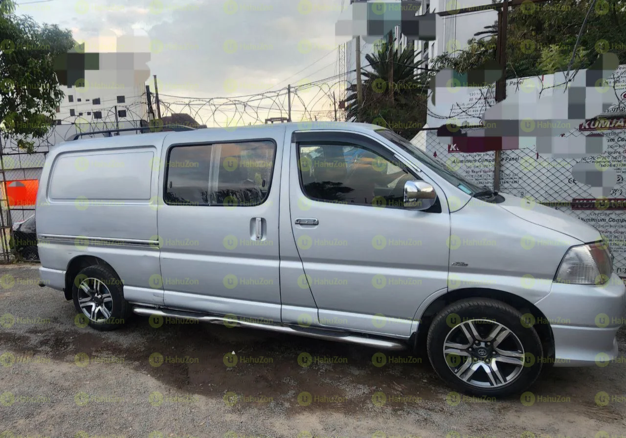 2010 Model-Toyota Hiace Dolphin