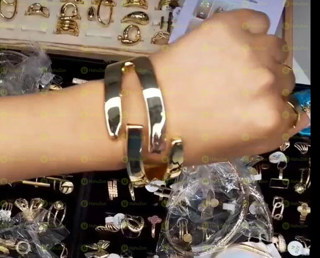 የእጅ እንባር ጌጥ