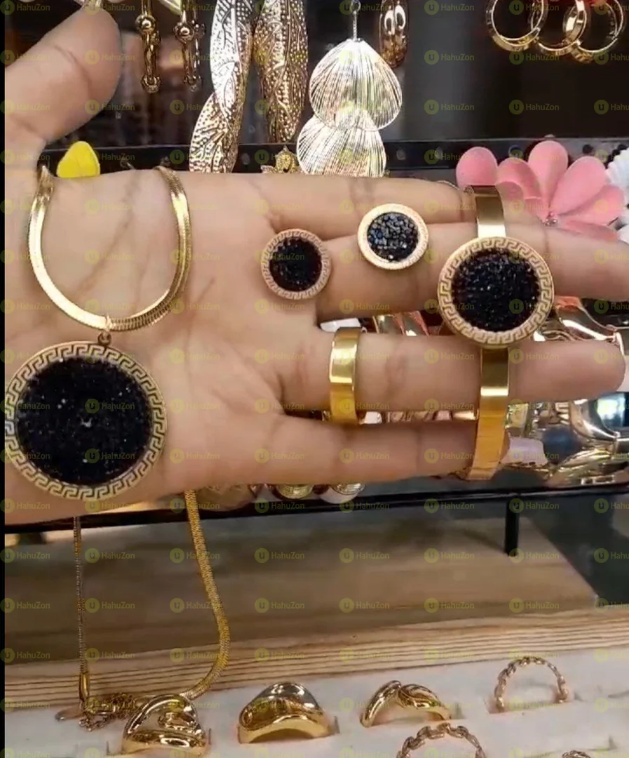 4 ፒስ የአንገትና የጆሮ ጌጥ