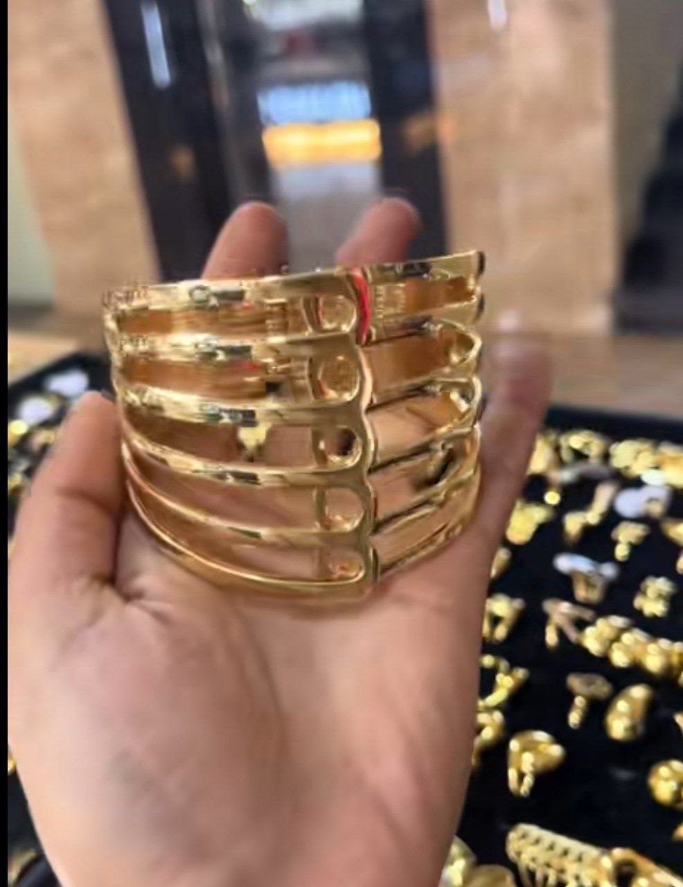 የእጅ አንባር ጌጥ