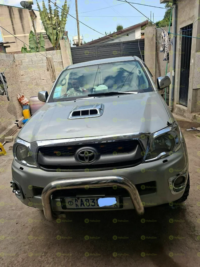2011 Model-Toyota Hilux