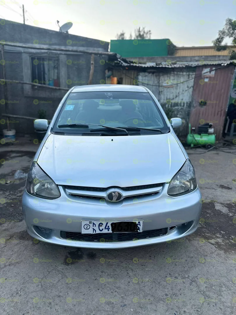 2005 Model-Toyota Platz