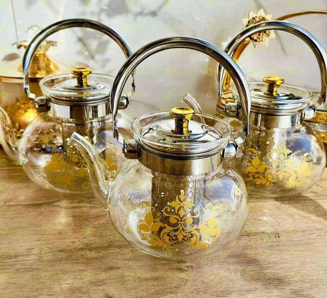 ውብ እና ማራኪ የሚጣድ ጠርሙስ የሆነ የሻይ ማፍያ