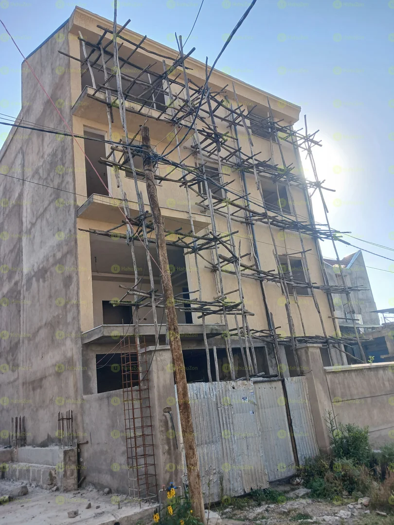 125 ካሬ የሚሸጥ G+2  ቤት በቦሌ አራብሳ