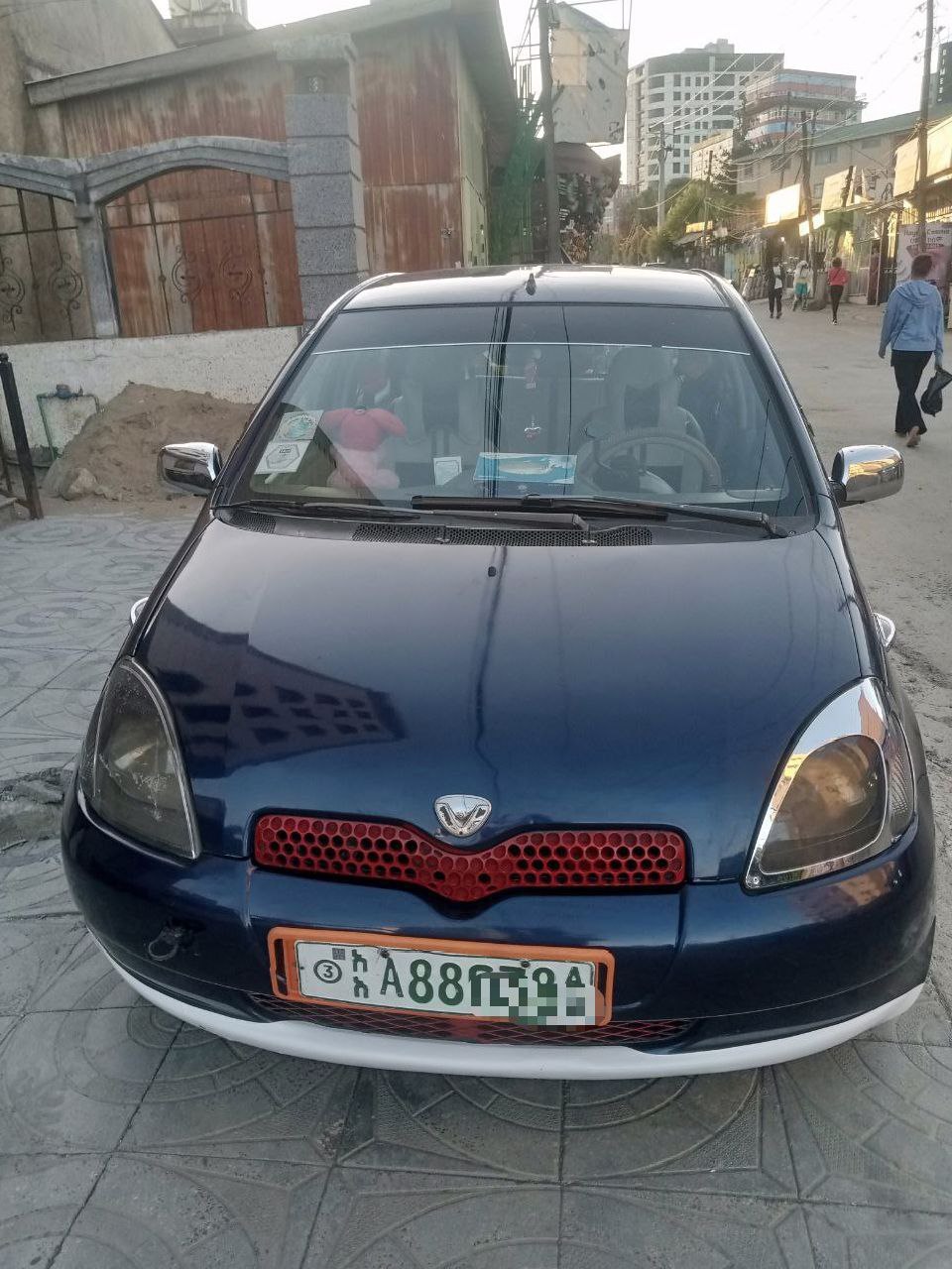 2000 Model-Toyota Vitz