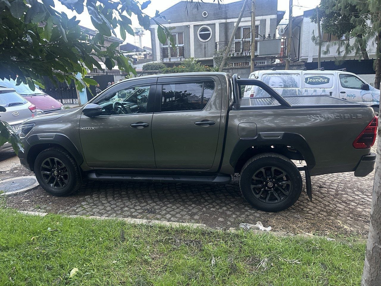 2022 Model-Toyota Hilux Invincible