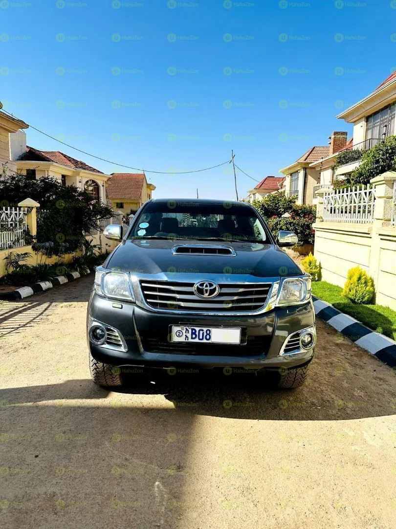 2014 Model-Toyota Hilux