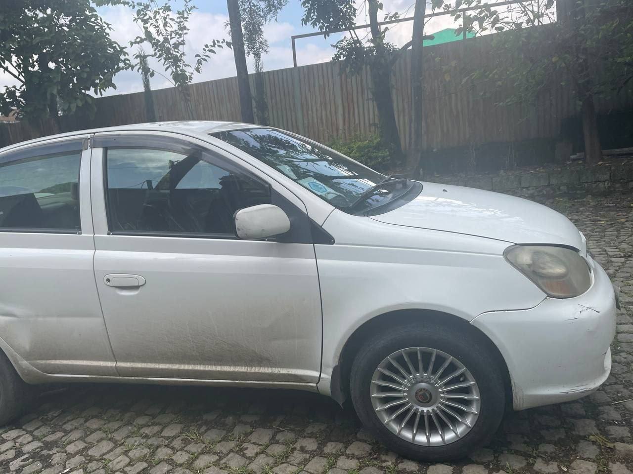 2005 Model-Toyota Platz