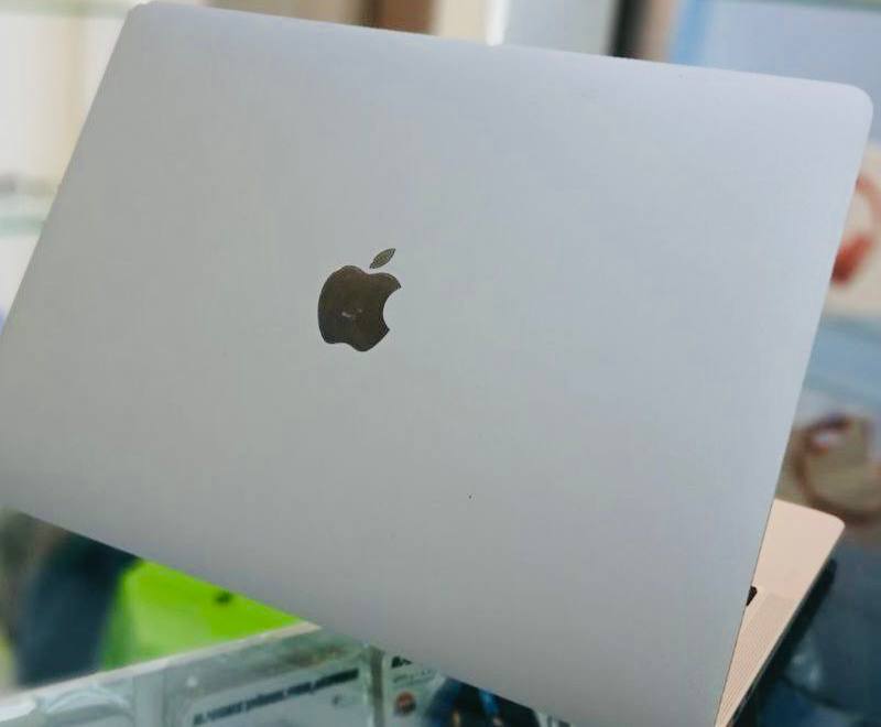 MacBook Pro M2 Processor 2022