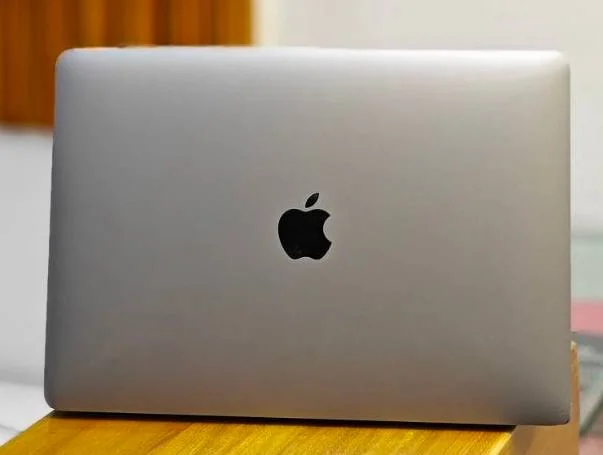 Macbook pro  2019 13.3 inch