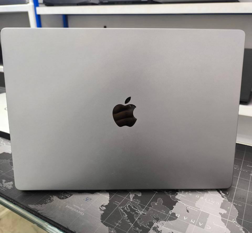 MacBook Pro  M1 MAX 16-inch