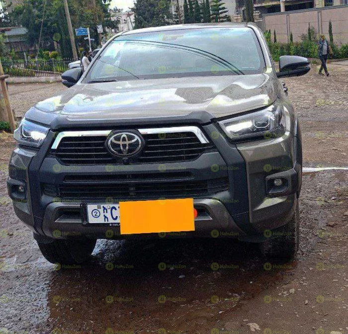 2021 Model-Toyota Invincible Hilux Double Cap