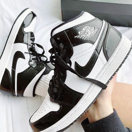 Air Jordan 1 Women's Shoes