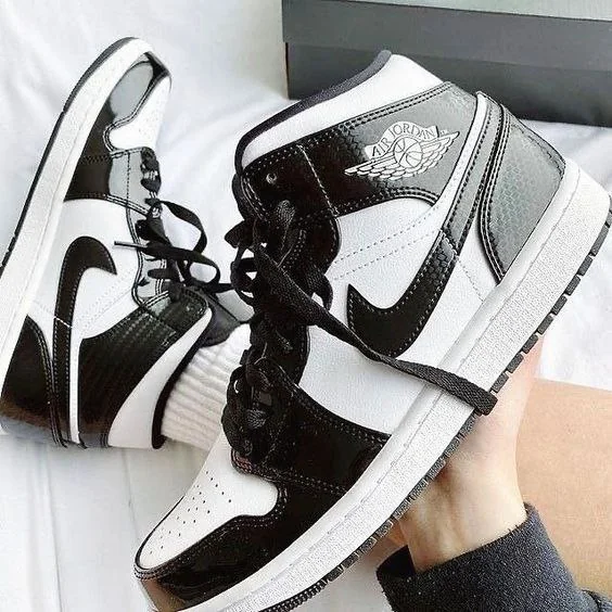 Air Jordan 1 Women's Shoes