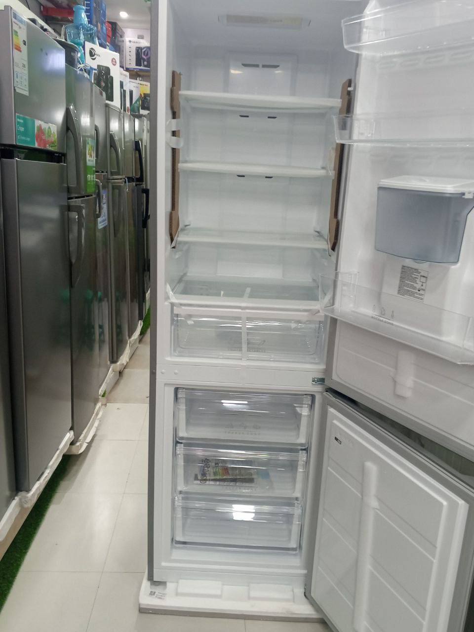 Midea 424 L Fridge