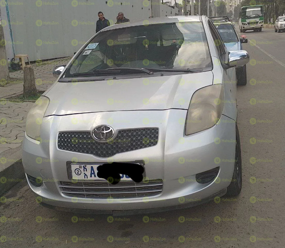 2007 Model-Toyota Yaris Compact