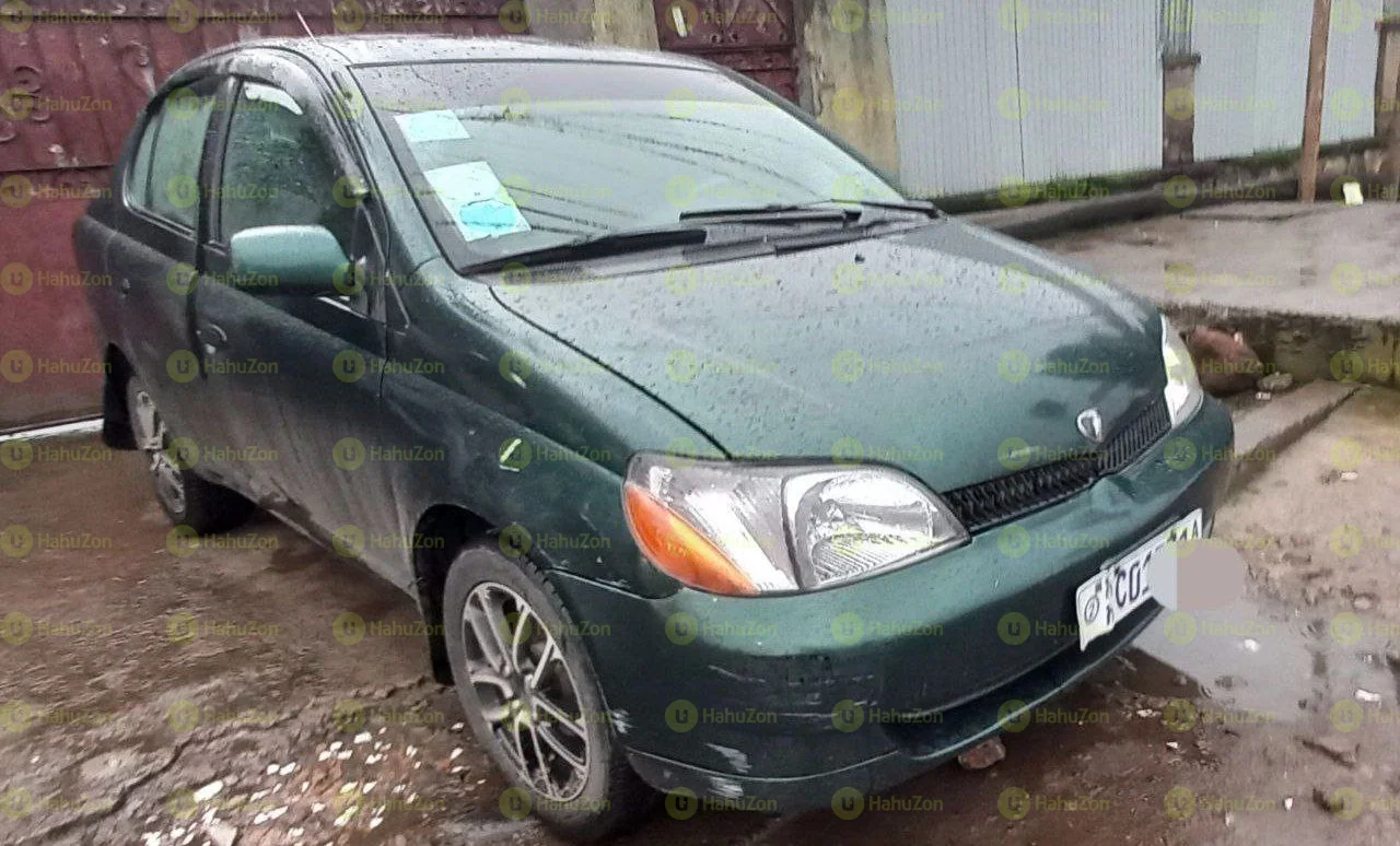 2001 Model-Toyota Platz