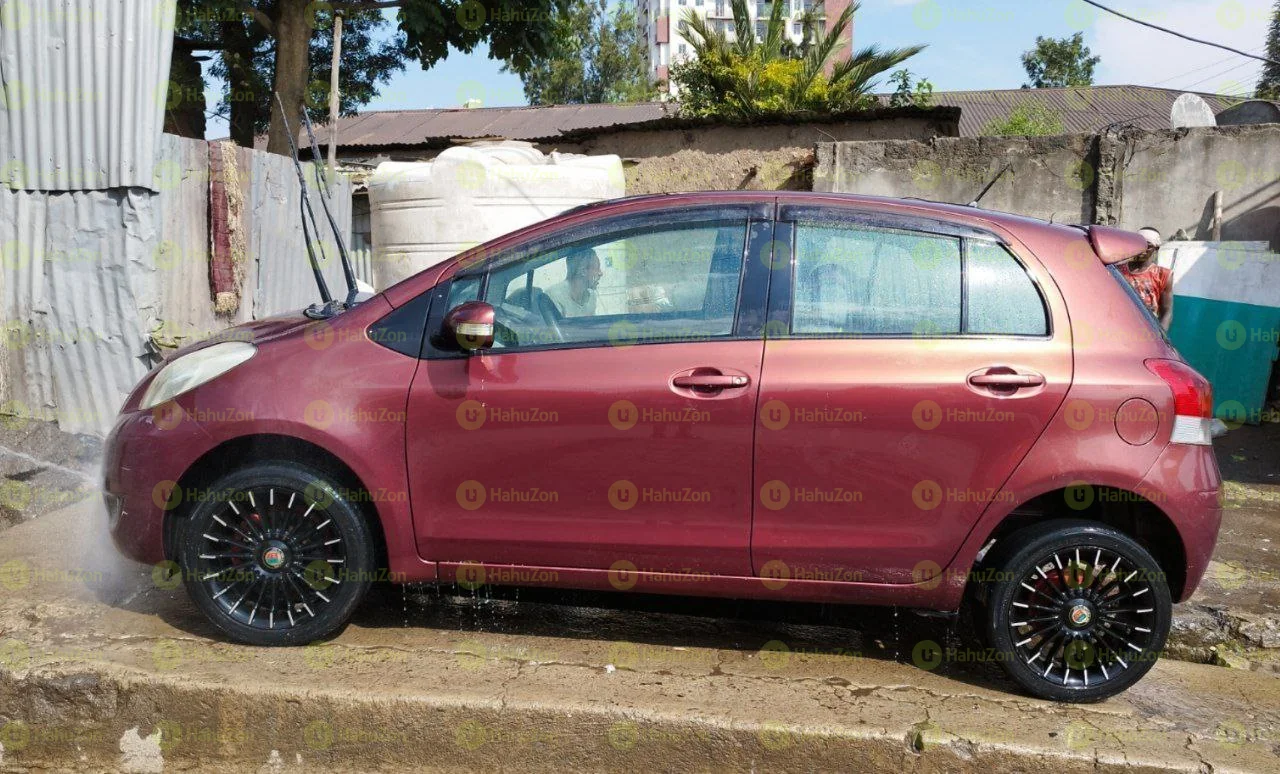 2010 Model-Toyota Yaris Compact