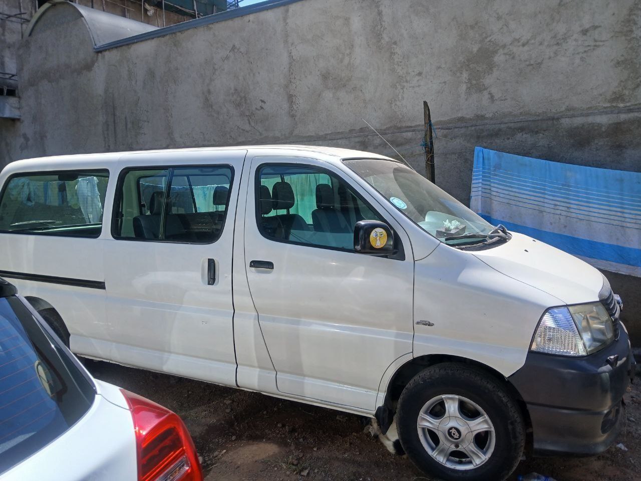 2011 Model-Toyota Hiace