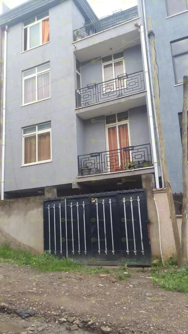 72 ካሬ የሚሸጥ G+3ቤት በሰሚት 72