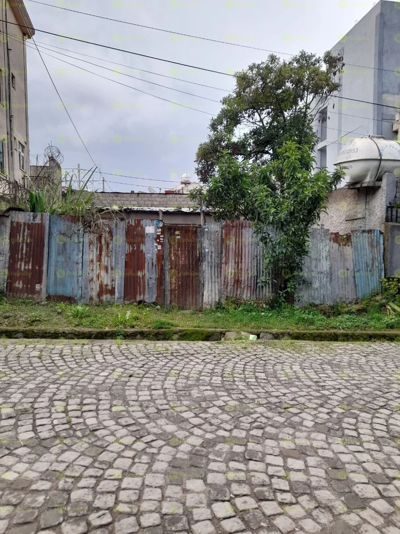 150 ካሬ የሚሸጥ ቦታ በመሪ