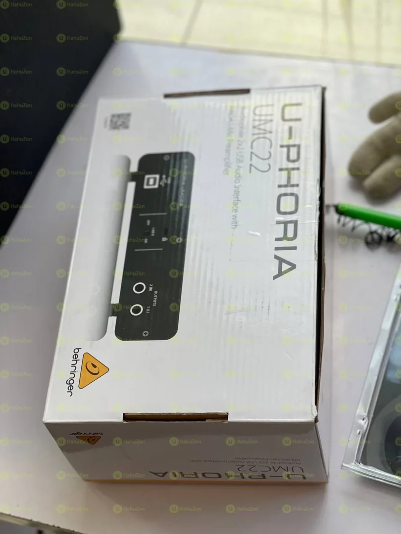 Behringer UMC22 Sound Card