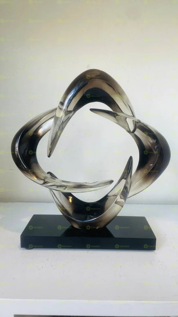 Artwork Statue Home Decor Table