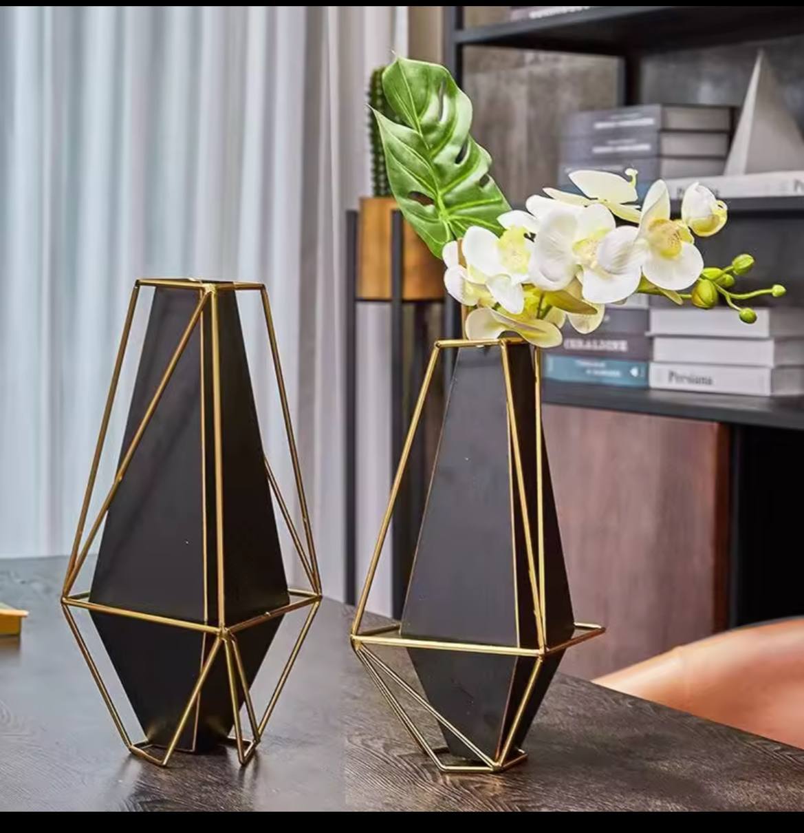 Metal Unbroken Style Orchid Vase