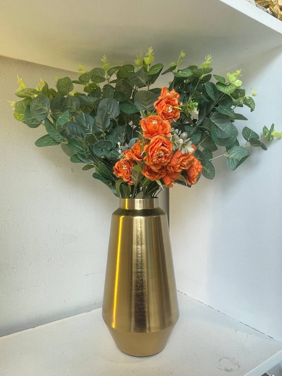 Golden Metal Unbroken Style Orchid Vase