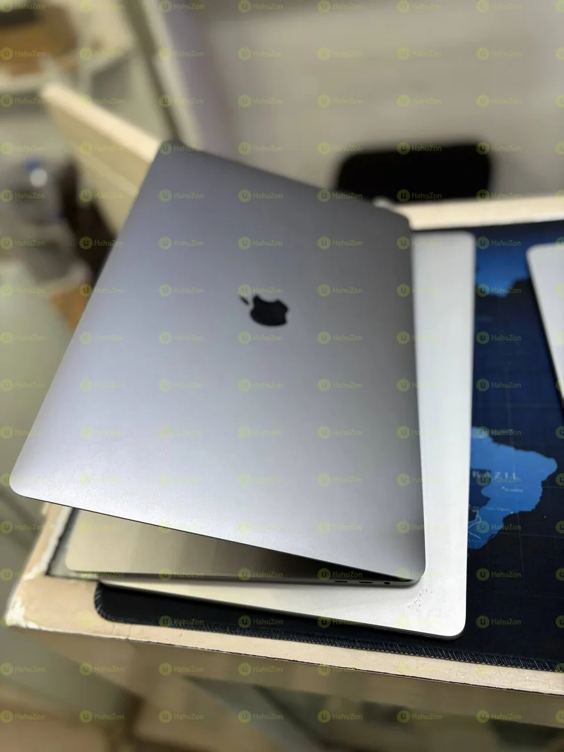 Apple Macbook Pro 2017 Intel Core i7 Laptop