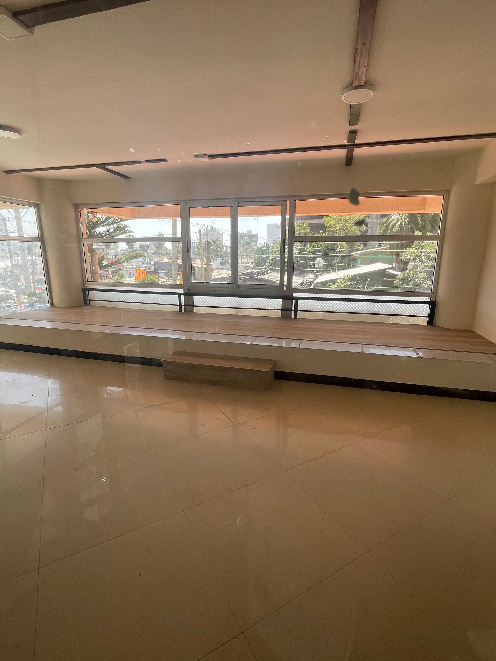 30 ካሬ የሚከራይ ሱቅ በጎላጎል