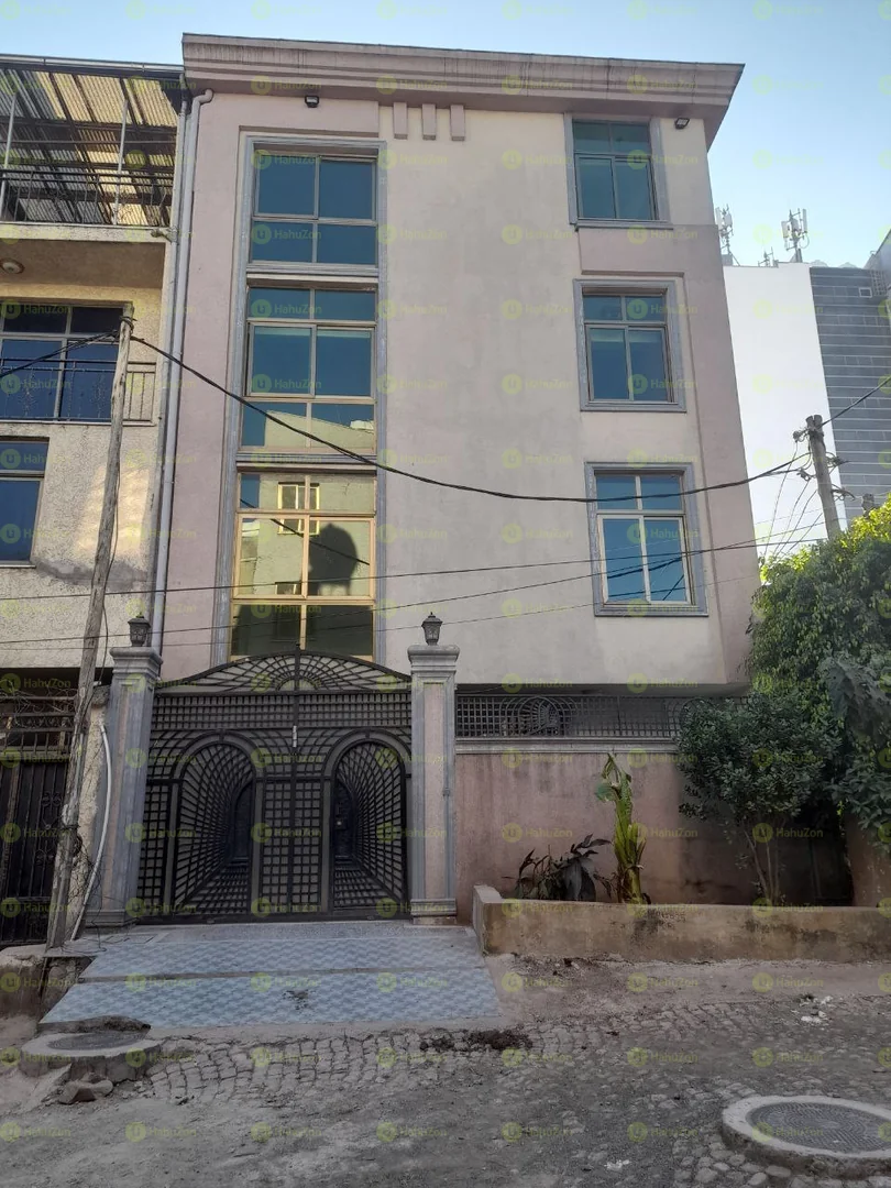 72 ካሬ የሚሸጥ G+3 ቤት በሰሚት 72