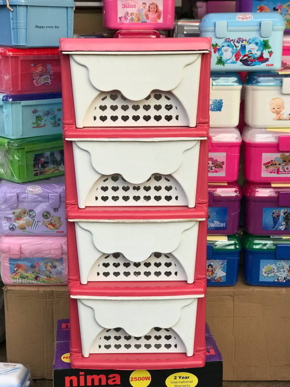 ባለ አራት መሳቢያ ያለው የልጅ ልብስ መደርደሪያ