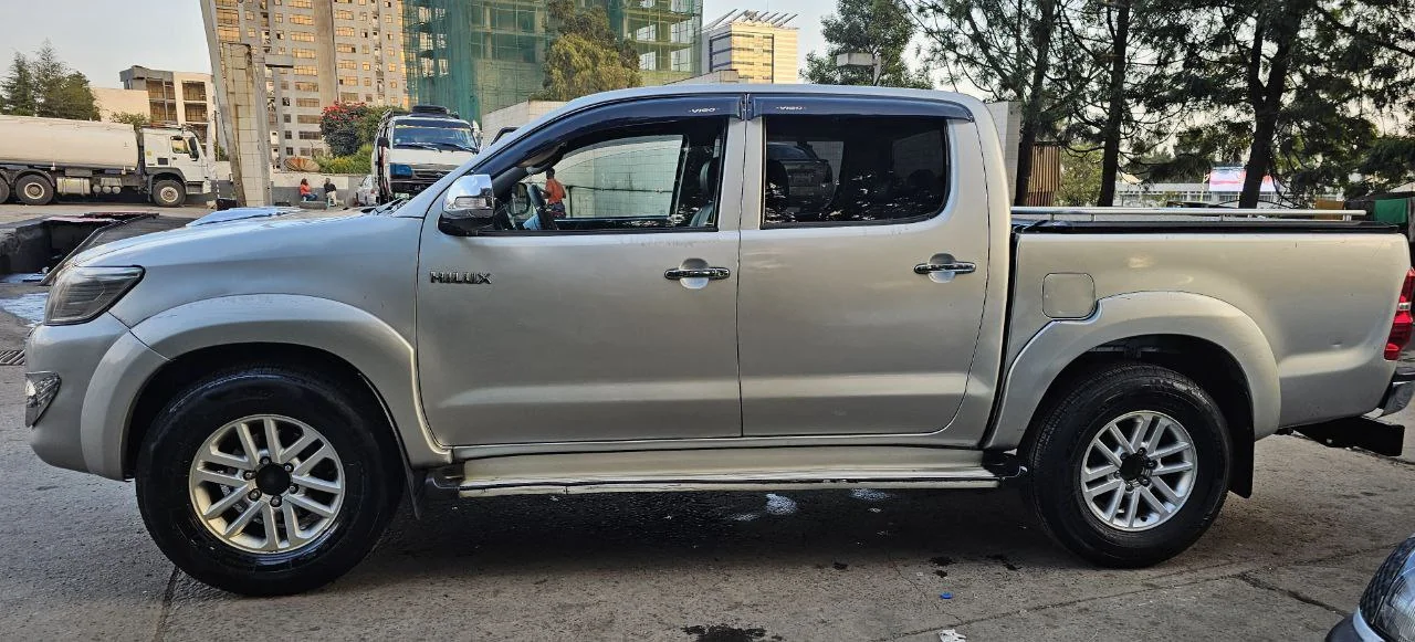 2013 Model-Toyota Hilux Double Cab