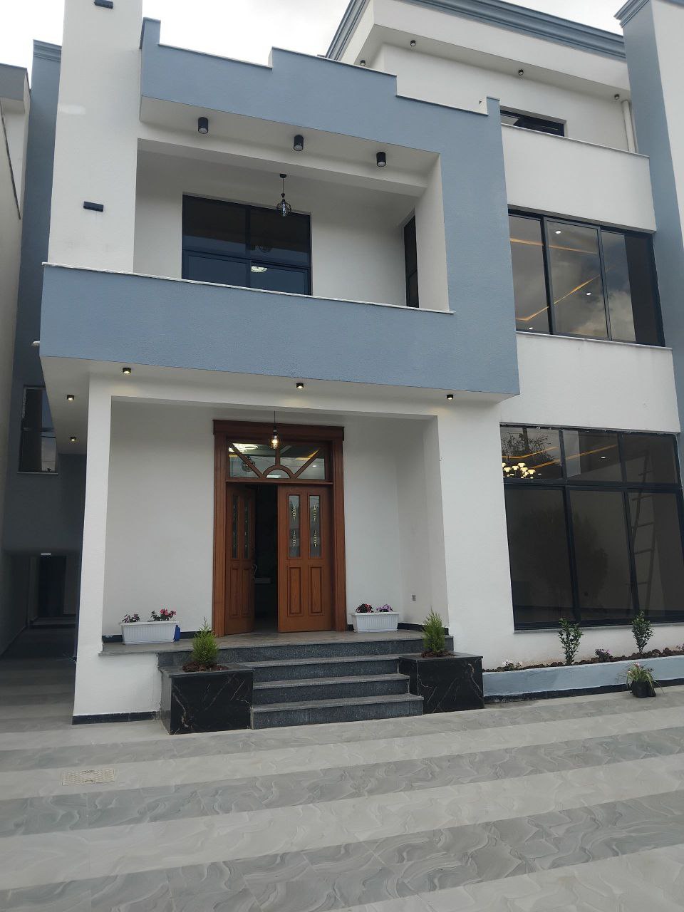 325 ካሬ የሚሸጥ G+2 ቤት በሳሊተ ምህረት