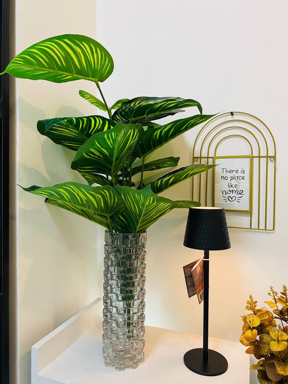 Leaf Tray and Bubble Vase