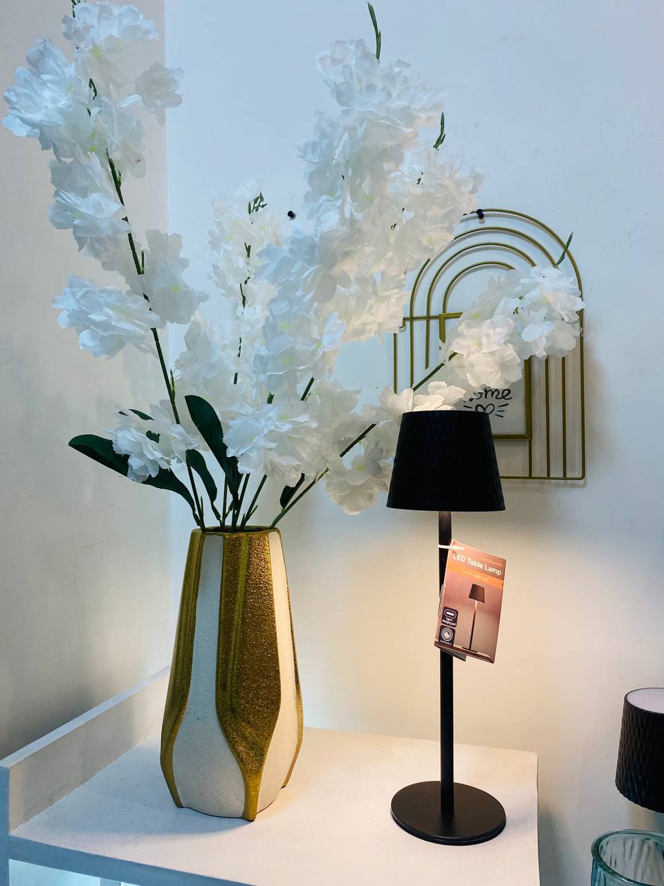 Golden and White Shine Vase and Flower