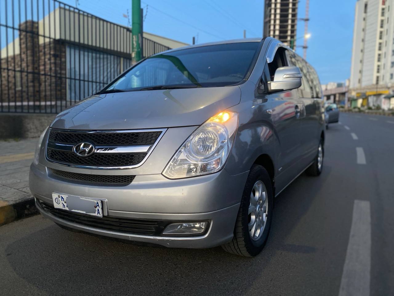 2015 Model-Hyundai Grand Starex