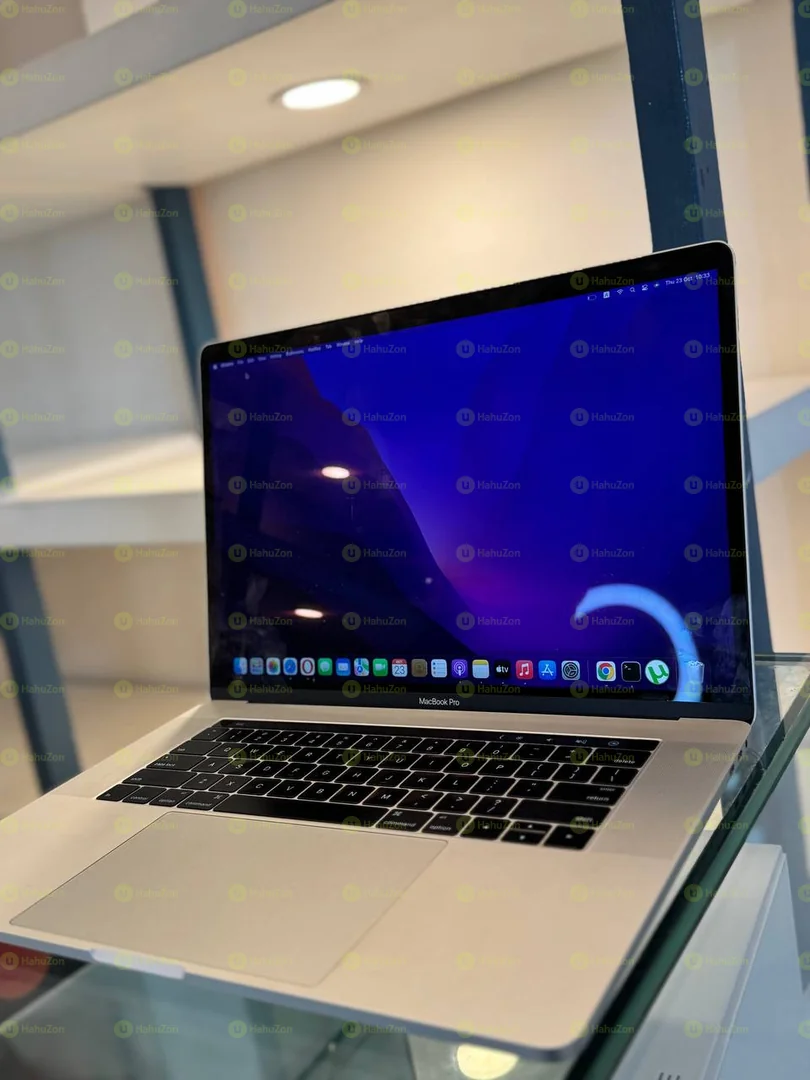 Apple MacBook Pro Intel core i7 Laptop