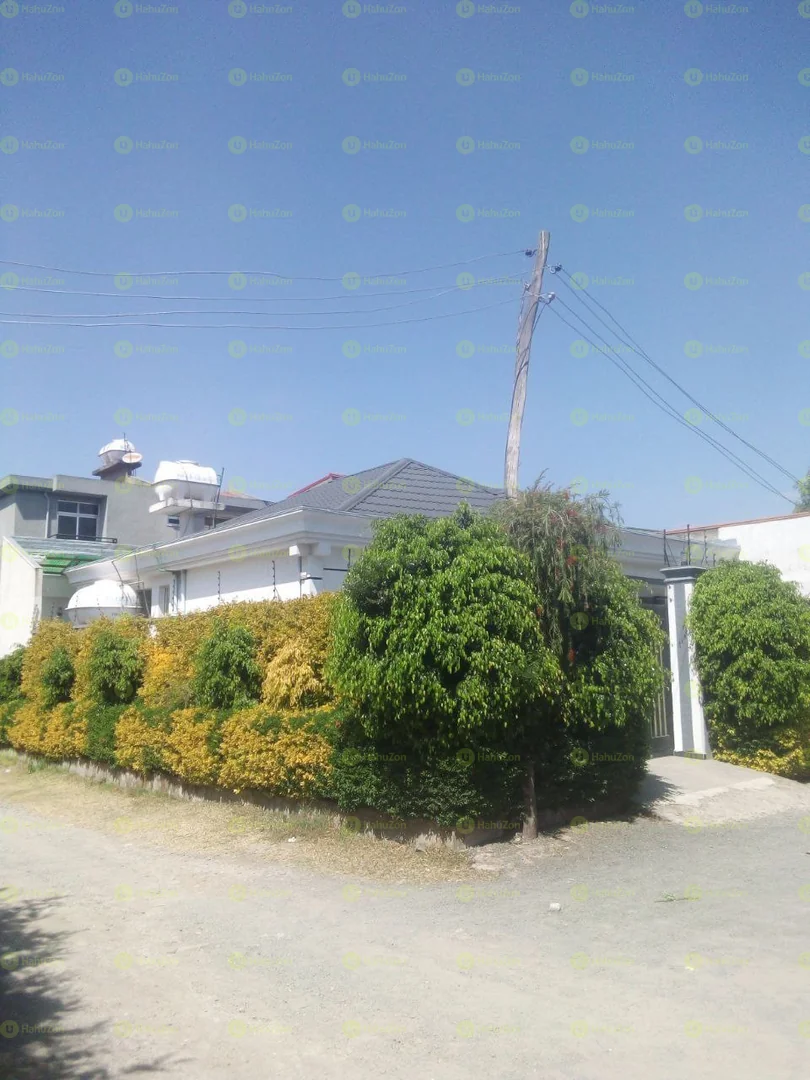 250 ካሬ የሚሸጥ ቪለ ቤት በሰሚት