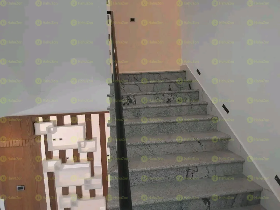 250 ካሬ የሚሸጥ G+2 ቤት በአያት